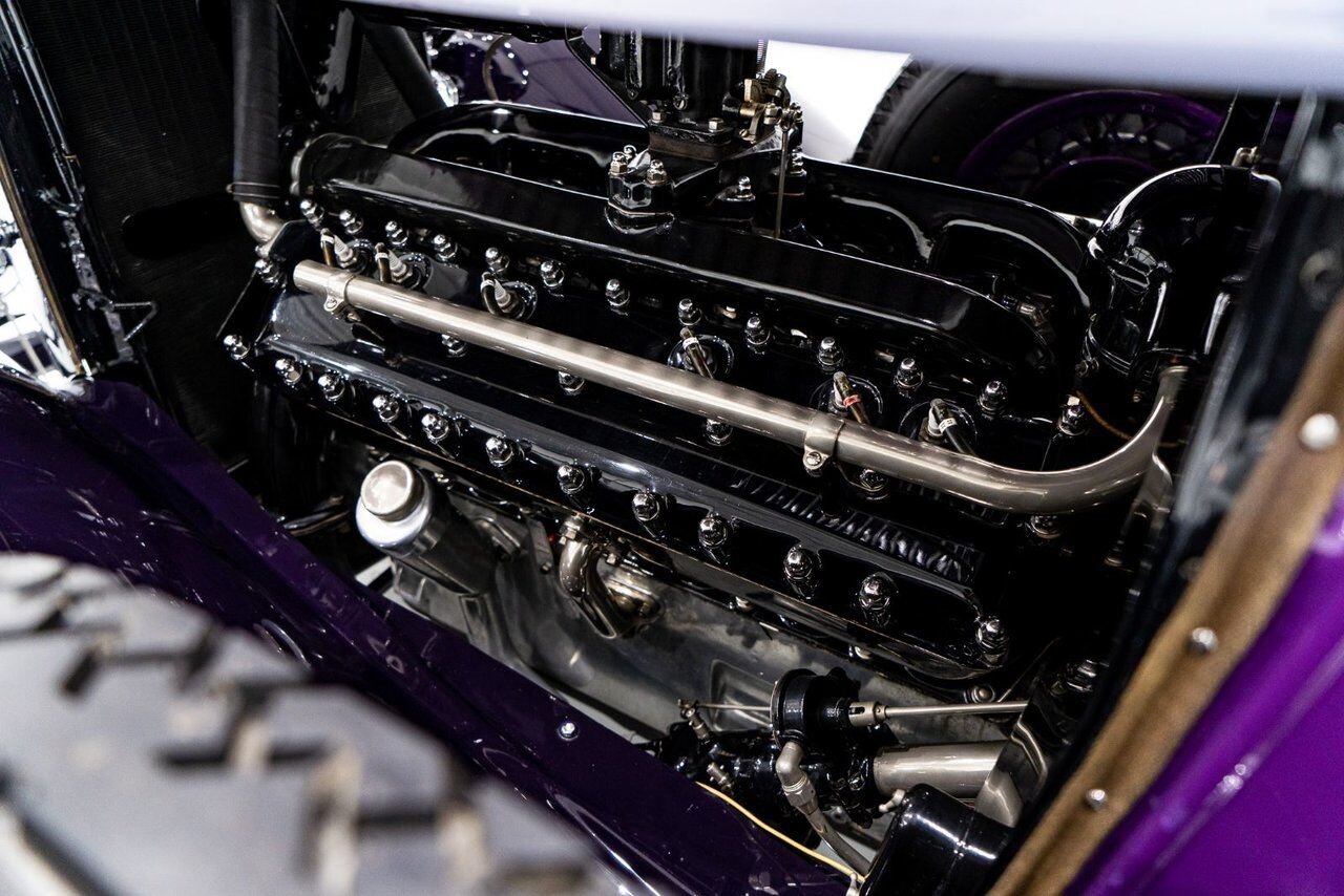 Lincoln KB Victoria Coupe One Of 18 Built, And The Only Known Surviving **PRICE IN USD** 1933 mauve Montréal - photo #15