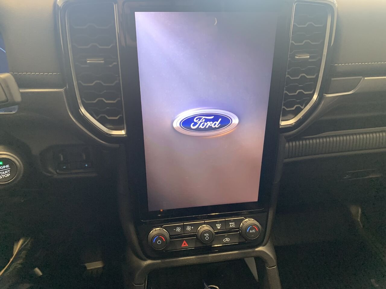 Ford RANGER LARIAT SUPERCREW 4WD LARIAT cabine SuperCrew 4RM caisse de 5 pi 2024 Noir Châteauguay - photo #34