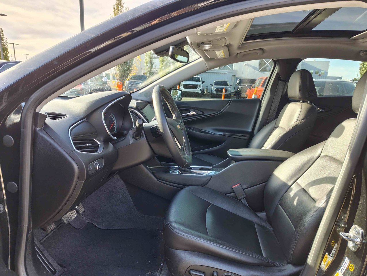 2019 Chevrolet Malibu 4dr Sdn LT w/1LT Black Sherwood Park - photo #7