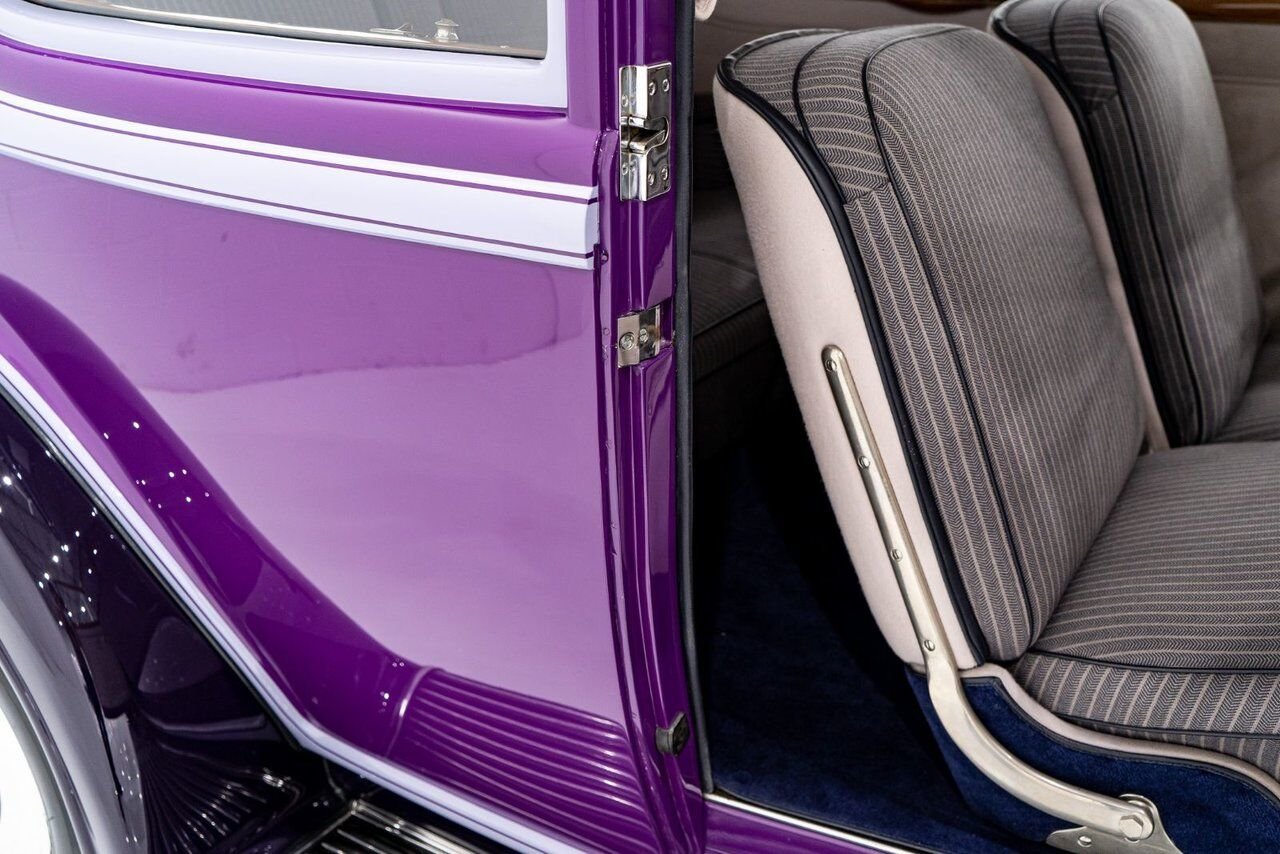 Lincoln KB Victoria Coupe One Of 18 Built, And The Only Known Surviving **PRICE IN USD** 1933 mauve Montréal - photo #71