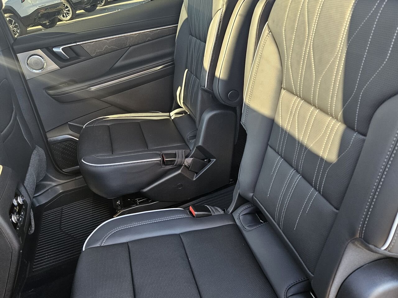 Buick Enclave Avenir 4 portes TI 2027 Blanc irisé triple couche Thetford Mines - photo #15