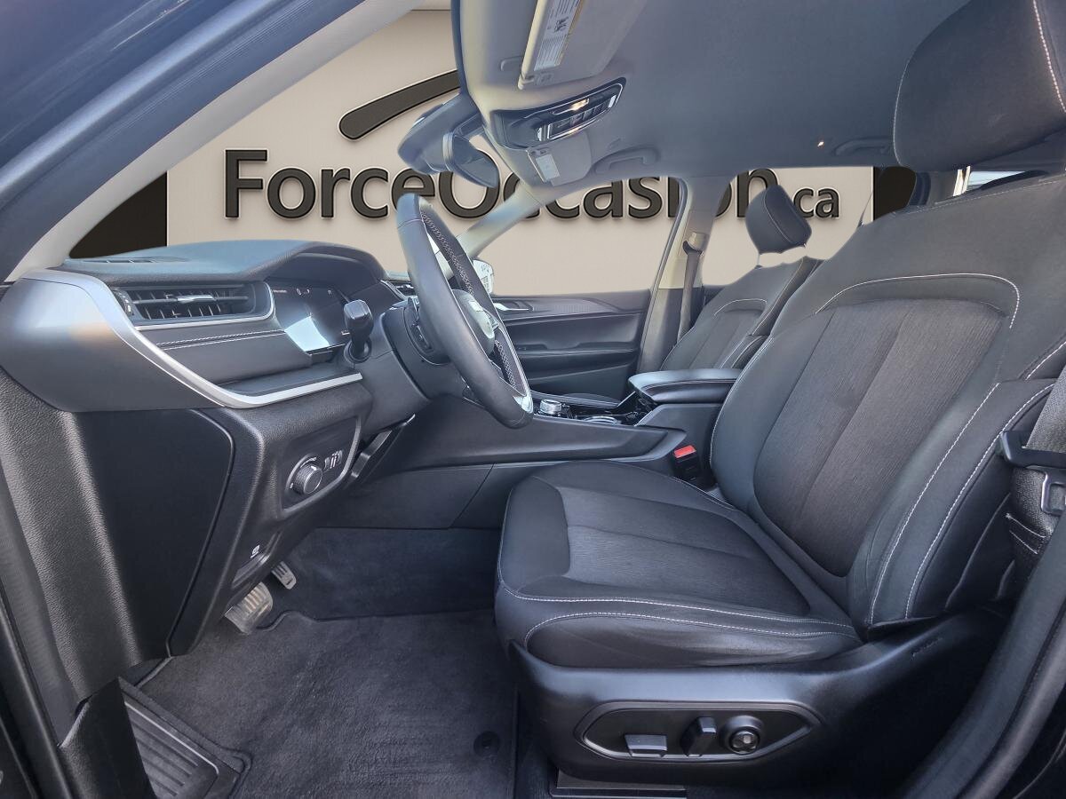 2023 Jeep Grand Cherokee Black  - photo #7