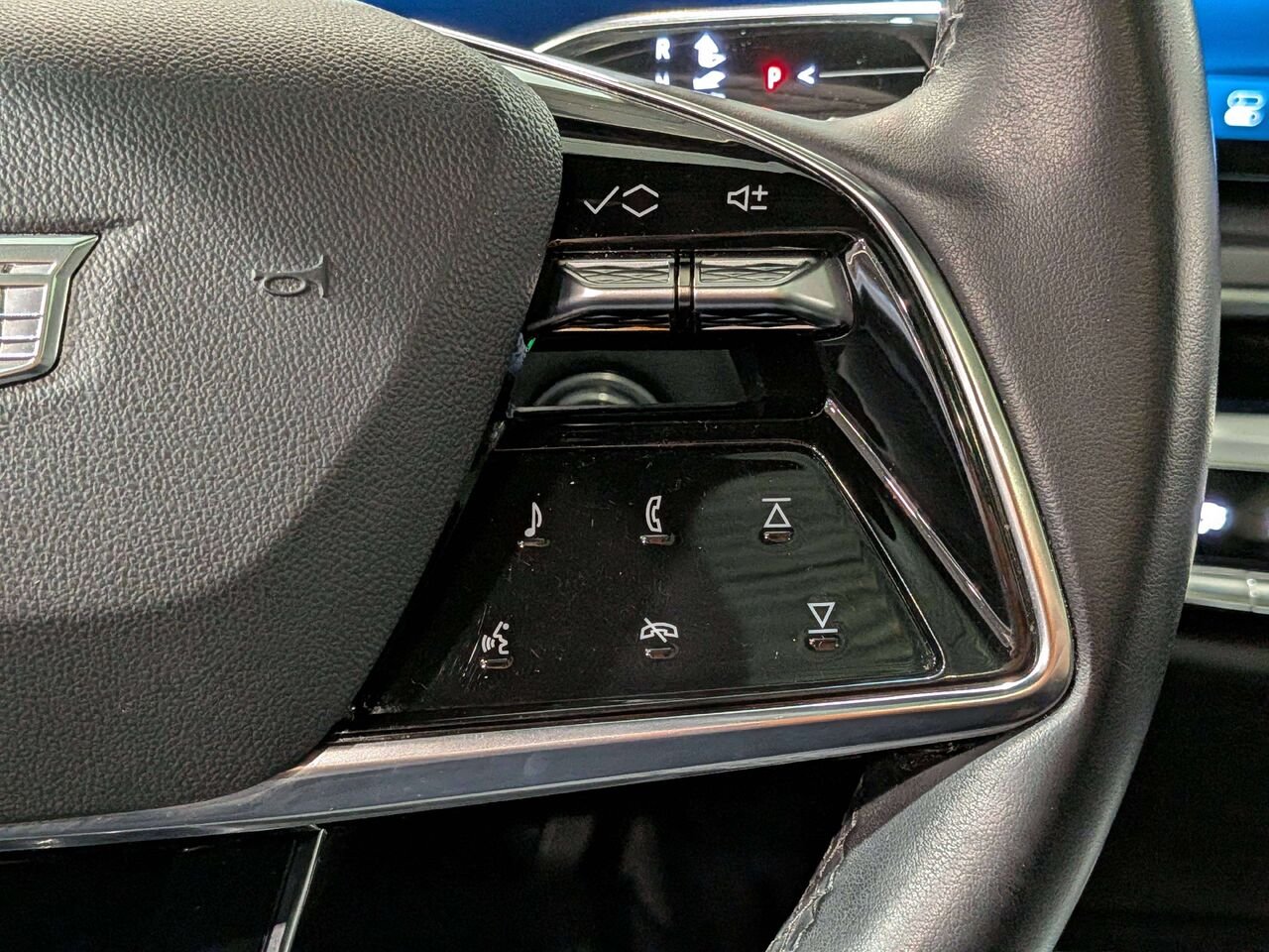 Cadillac LYRIQ 4dr Tech w/1SA 2024 Noir Val-David - photo #16