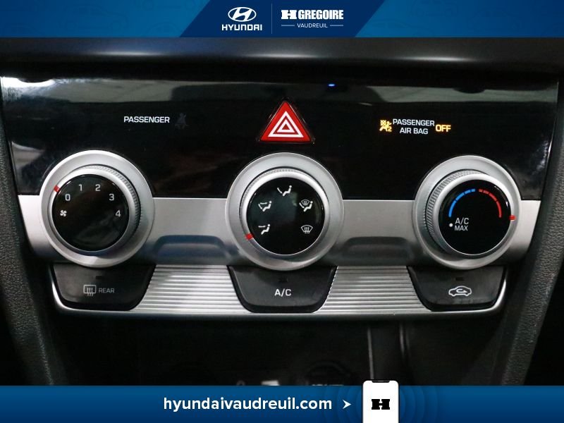Hyundai Elantra 2019 Blanc Laval - photo #26
