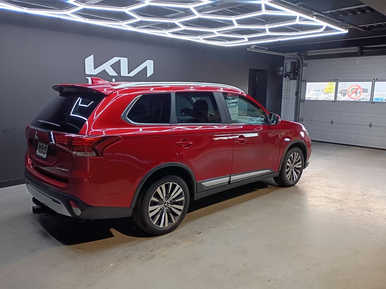 2019 Mitsubishi Outlander Red Blainville - photo #6
