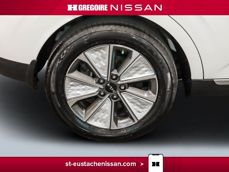 2022 Kia Soul White Saint-Eustache - photo #13