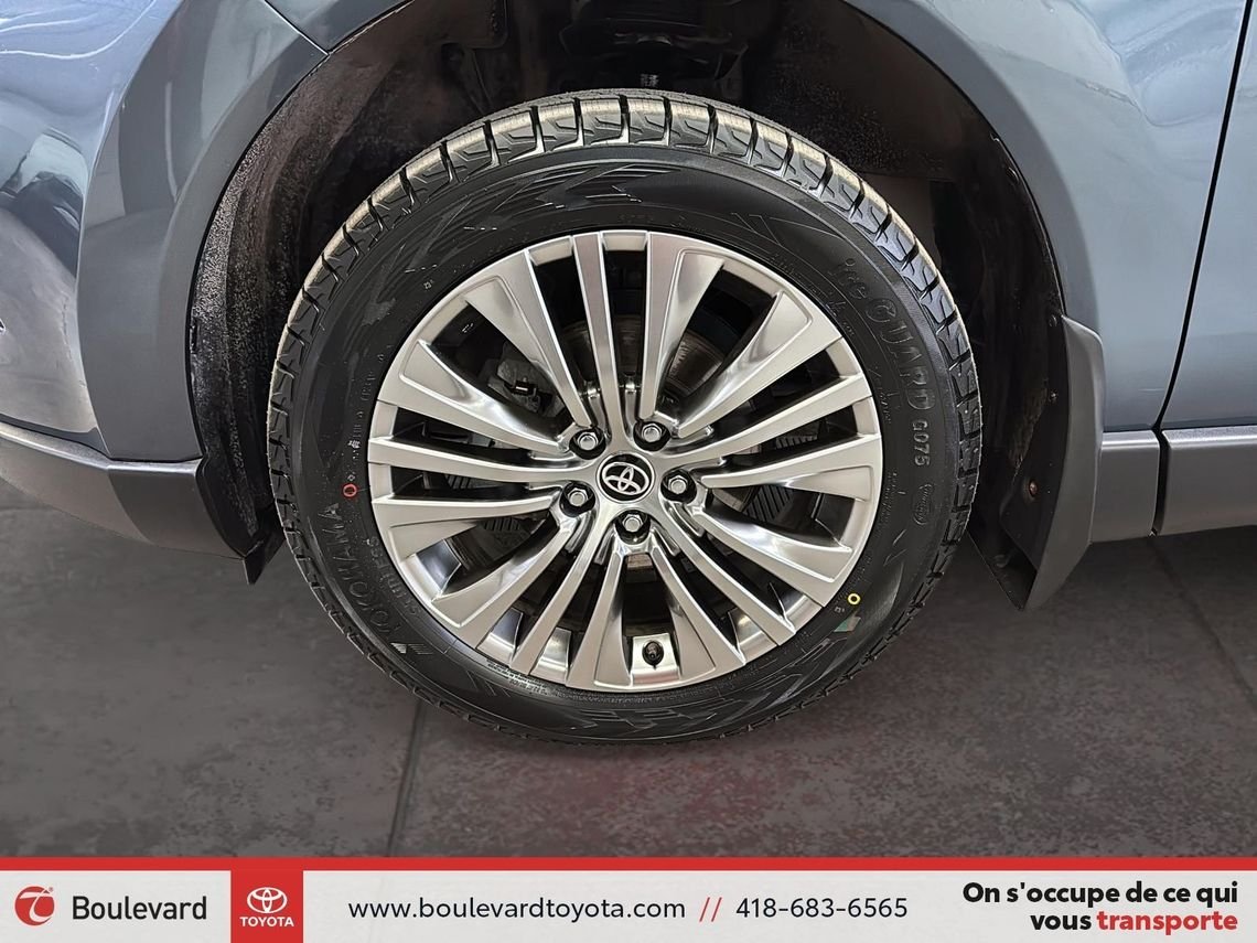 2024 Toyota Venza 98389A-95 | XLE Blue Québec - photo #7