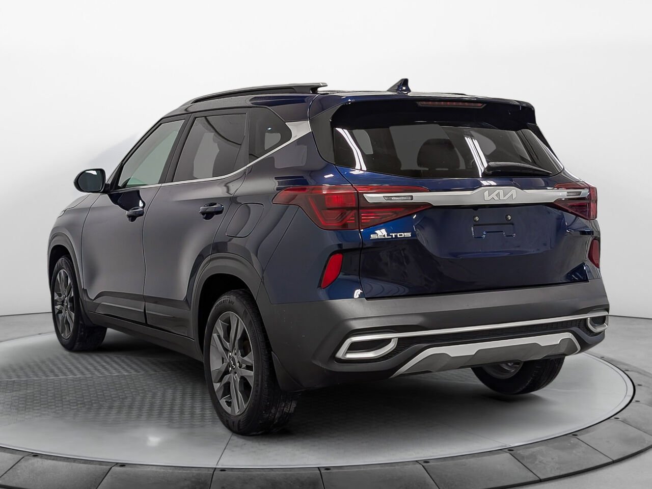 KIA SELTOS FWD EX PREMIUM Cuir Sièges et Volant Chauffants 2023 Bleu Sherbrooke - photo #3