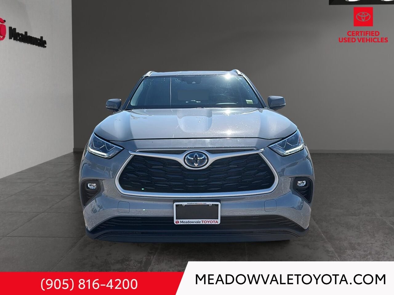 2023 Toyota HIGHLANDER New tires, Satin Bronze 18" Wheels, Running Boards, 2nd Row Captain Chairs Cement Mississauga - photo #1