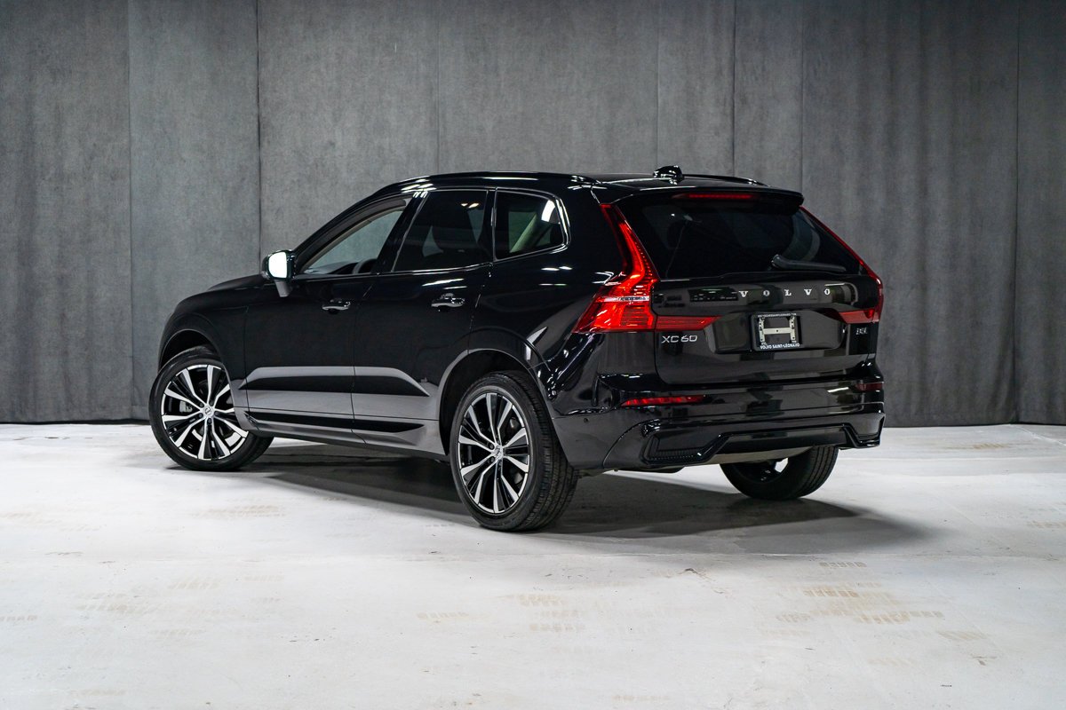 Volvo XC60 B5 PLUS DARK CLIMAT HARMAN KARDON 2025 Noir Montréal - photo #4