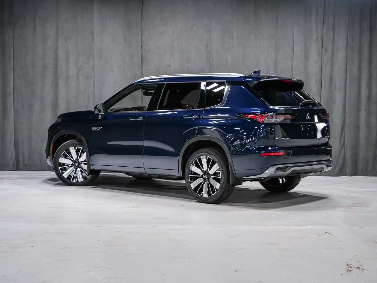 2026 Mitsubishi Outlander Plug-In Hybrid GT Cosmic Blue Metallic Montreal - photo #3