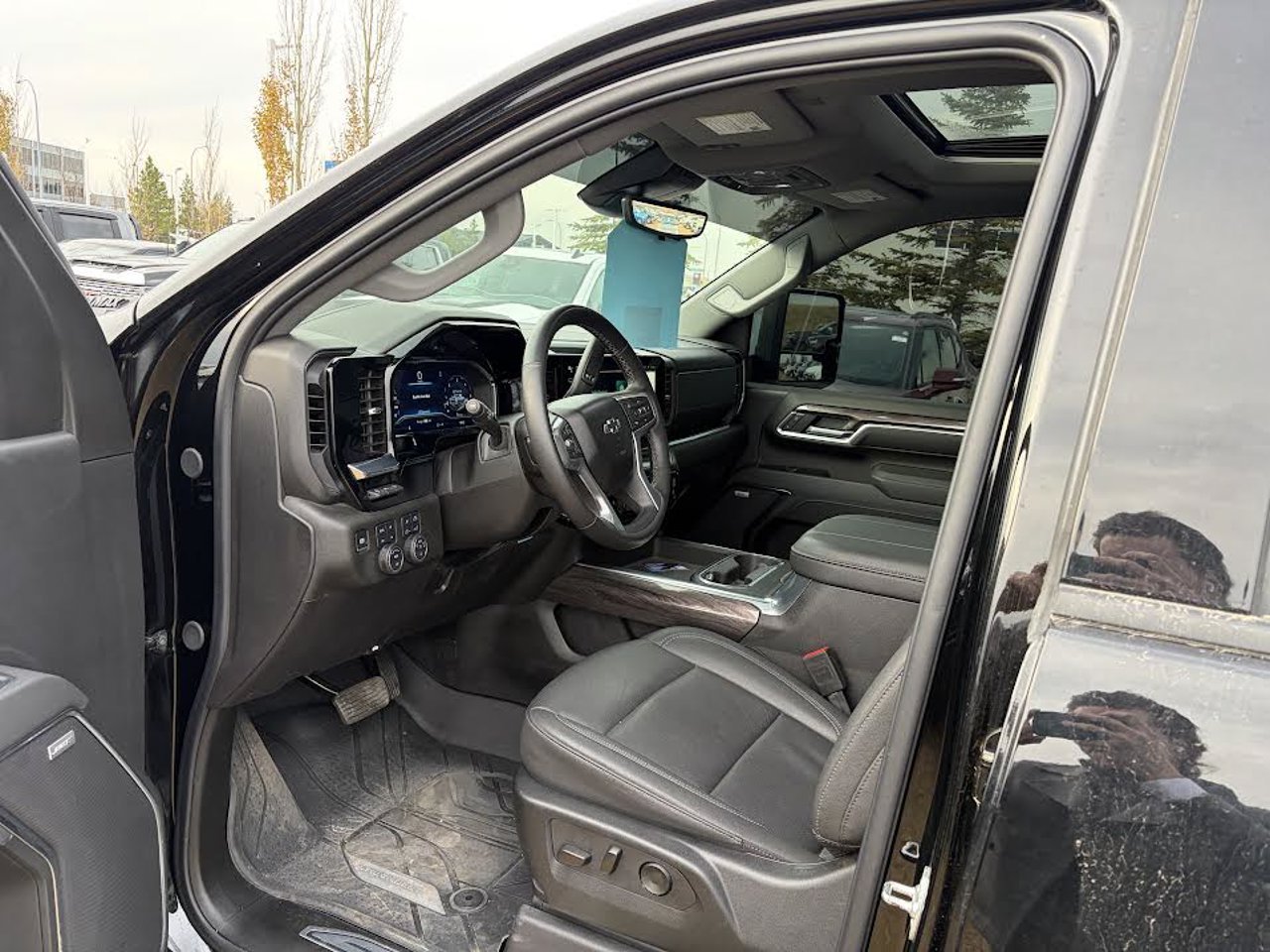 2025 Chevrolet Silverado 3500HD 4WD Crew Cab 159 LTZ Black Sherwood Park - photo #6