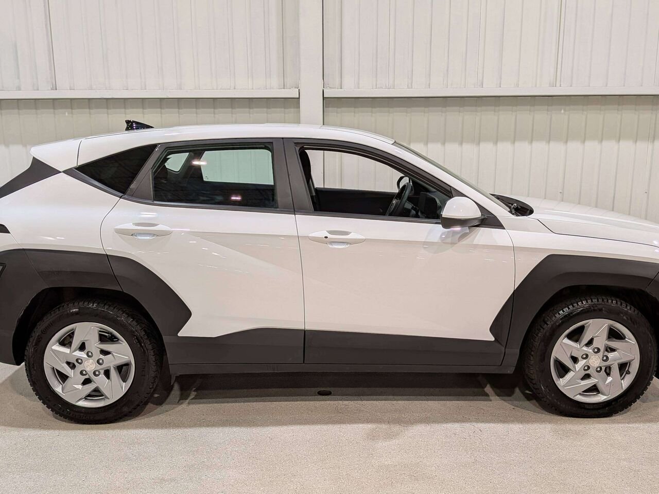 Hyundai Kona 2.0L Essential FWD 2024 Blanc Val-David - photo #6