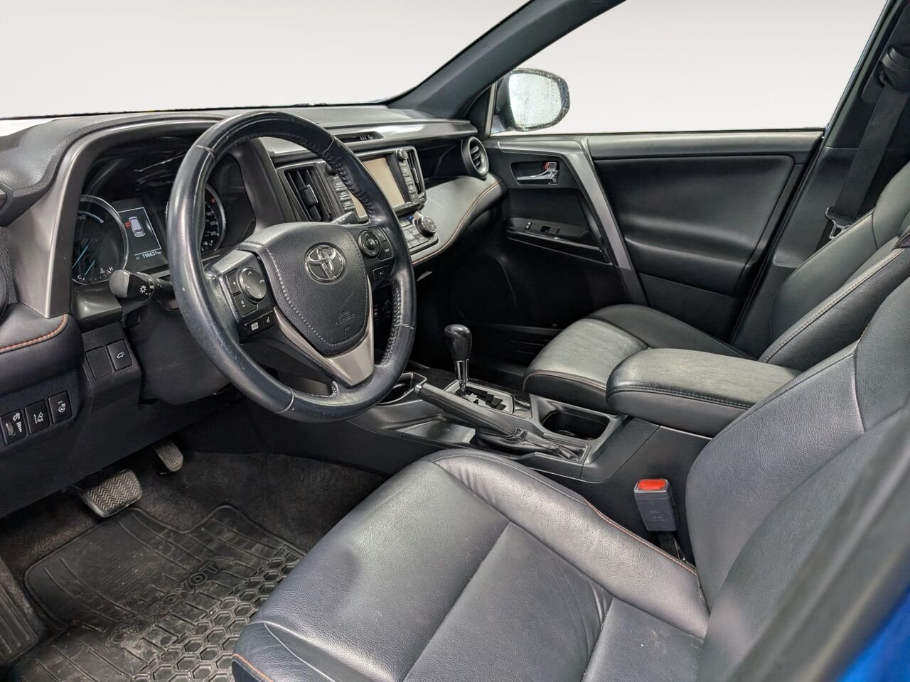 Toyota RAV4 Hybride SE/SIÈGES CHAUFFANTS/VOLANT CHAUFFANT/TOIT OUVRANT/AC/BLUETOOTH/CAMERA DE RECUL 2017 Bleu orage électrique Sherbrooke - photo #7