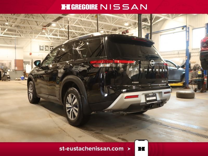2024 Nissan Pathfinder Black Laval - photo #18