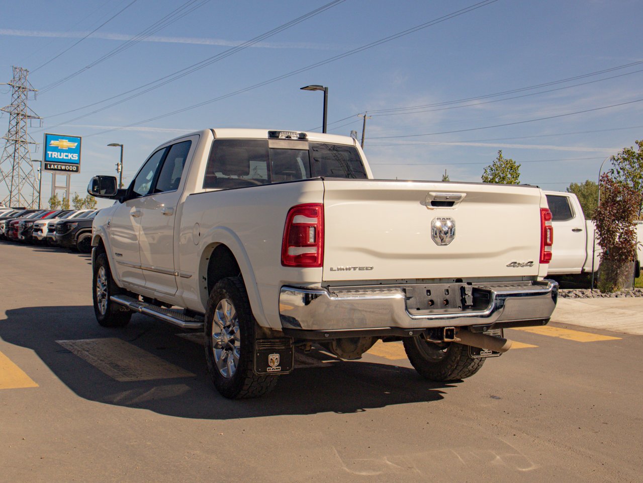 2022 Ram 3500 Limited 4x4 Crew Cab 6'4 Box White Sherwood Park - photo #7