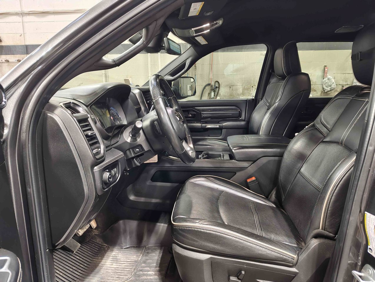 2022 Ram 3500 Limited 4x4 Mega Cab 6'4 Box Grey Sherwood Park - photo #7