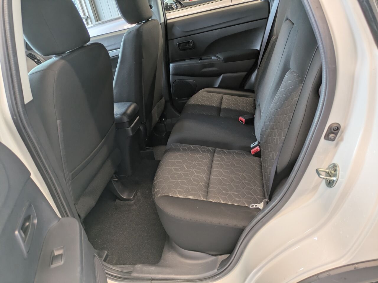 2021 Mitsubishi RVR White Gatineau - photo #14