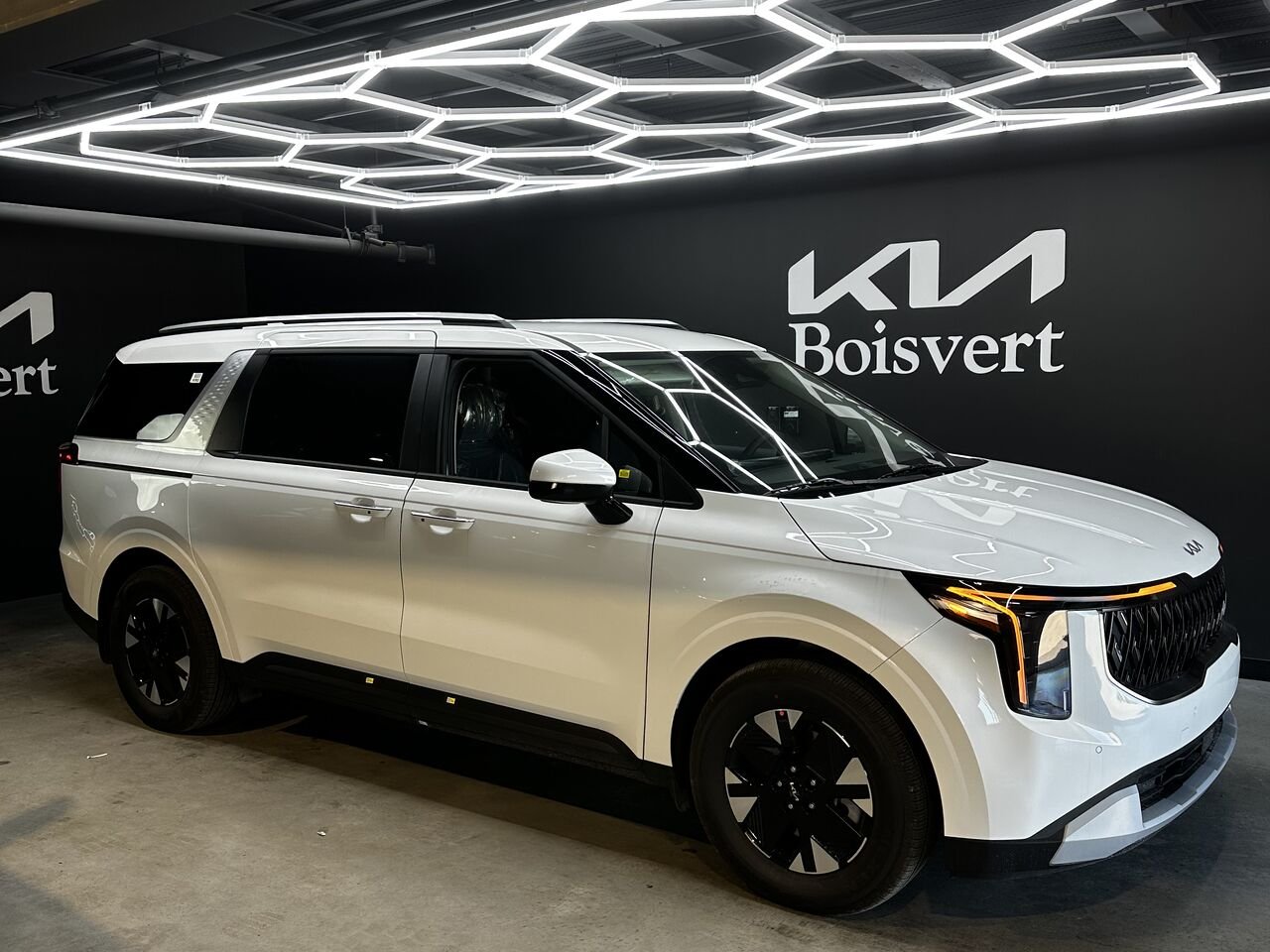 2026 Kia Carnival Hybrid Snow White Pearl Blainville - photo #1