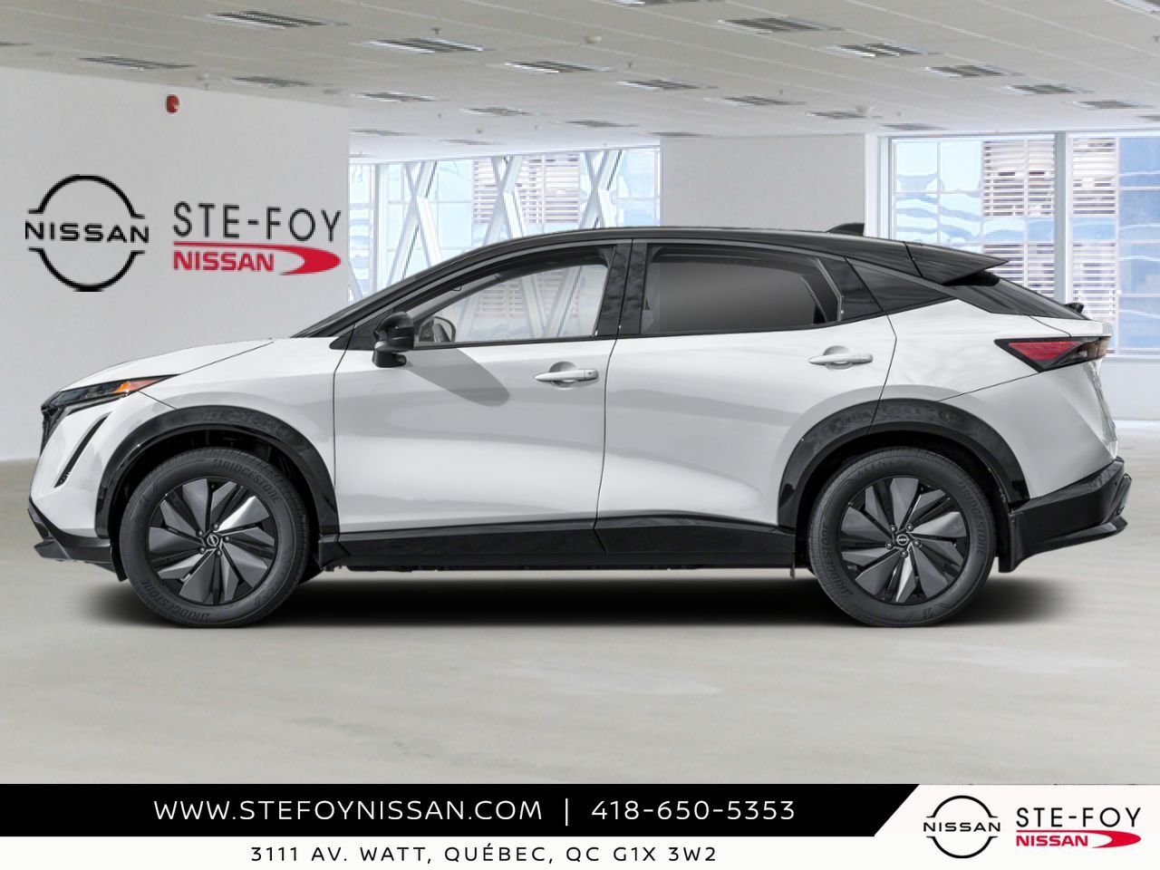 NISSAN ARIYA 2026 Blanc Everest nacré triple couche/Diamant noir nacré Ste-Foy - photo #1