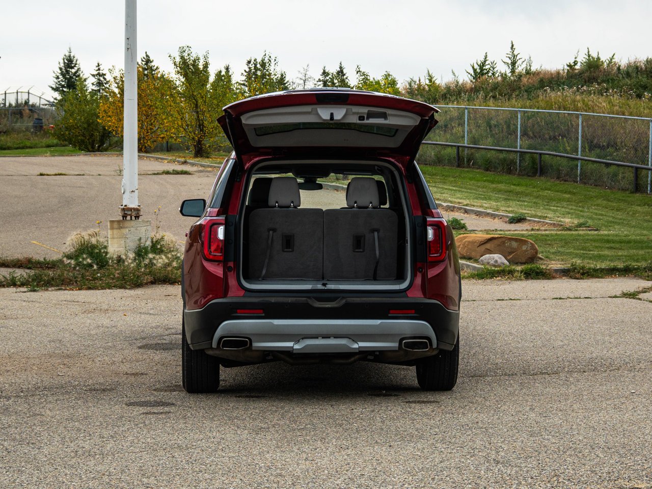 2023 GMC Acadia AWD 4dr SLE Red Sherwood Park - photo #15