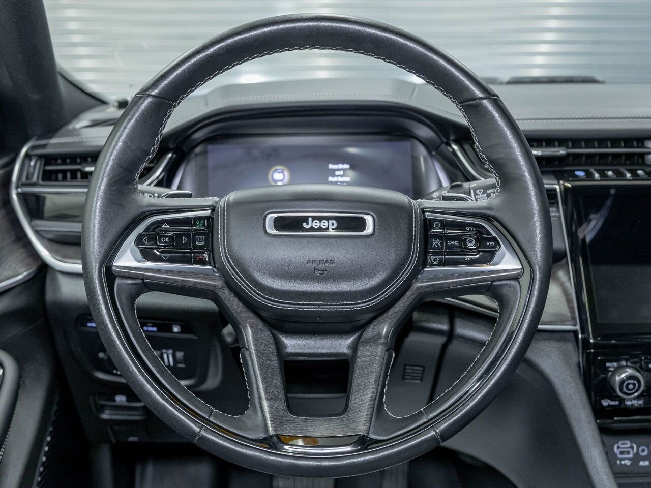 2023 Jeep Grand Cherokee 4xe OVERLAND 4X4 *TOIT* NAV CUIR SIÈGES VENT PROTECH 3 Black Saint-Jérôme - photo #14