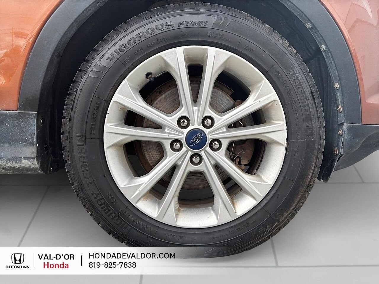 2017 Ford Escape 4 portes SE, Traction avant Orange Val-d'Or - photo #5