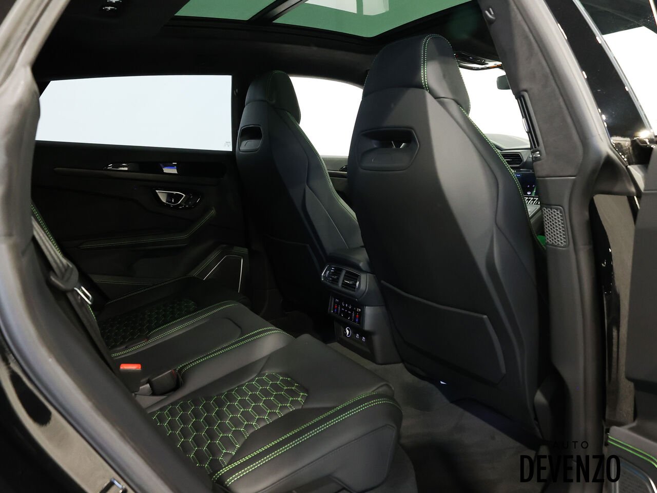 2024 Lamborghini Urus Black Saint-Eustache - photo #8