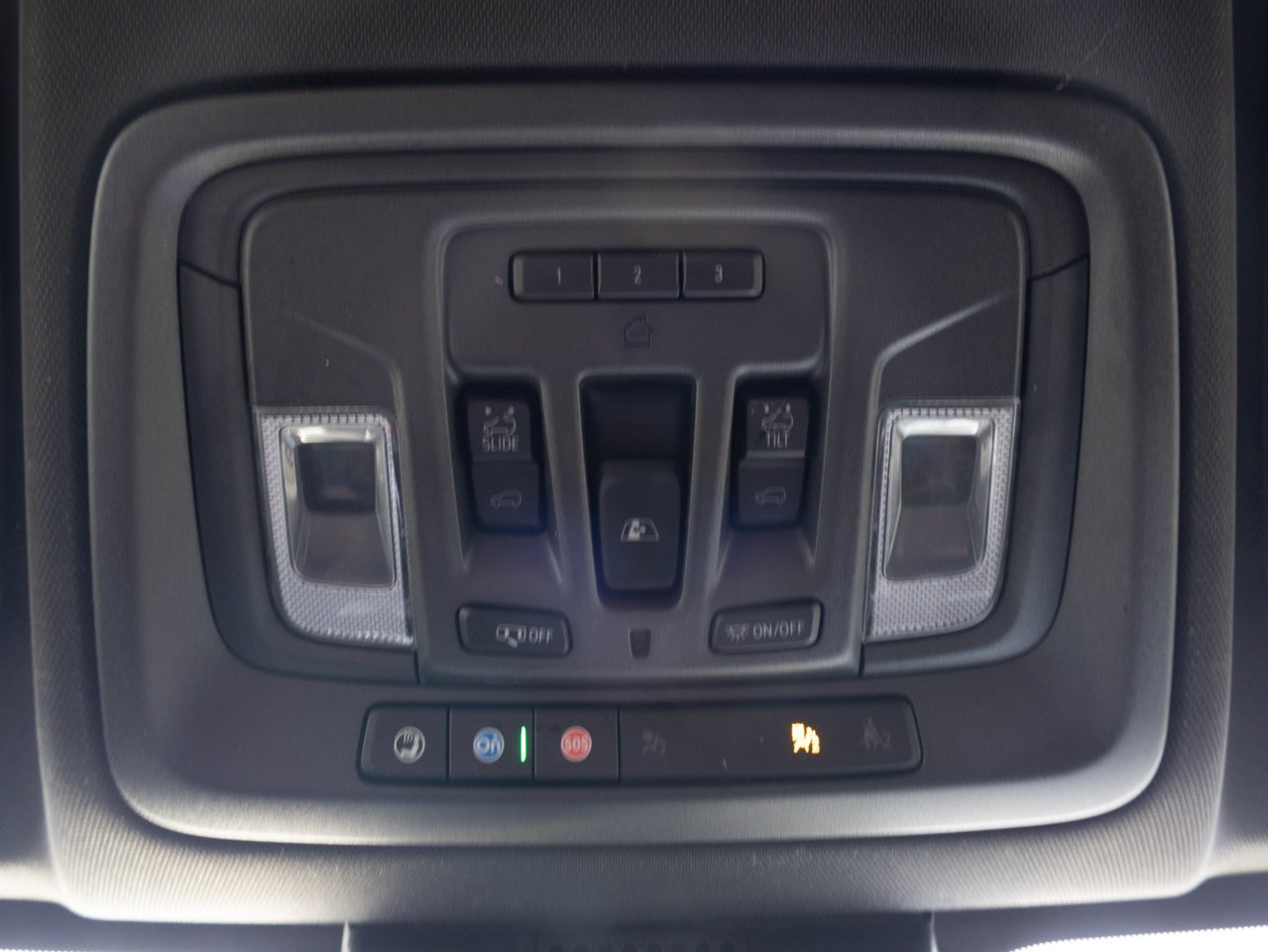 2024 Chevrolet Silverado 1500 4WD Crew Cab 147 High Country White Sherwood Park - photo #27