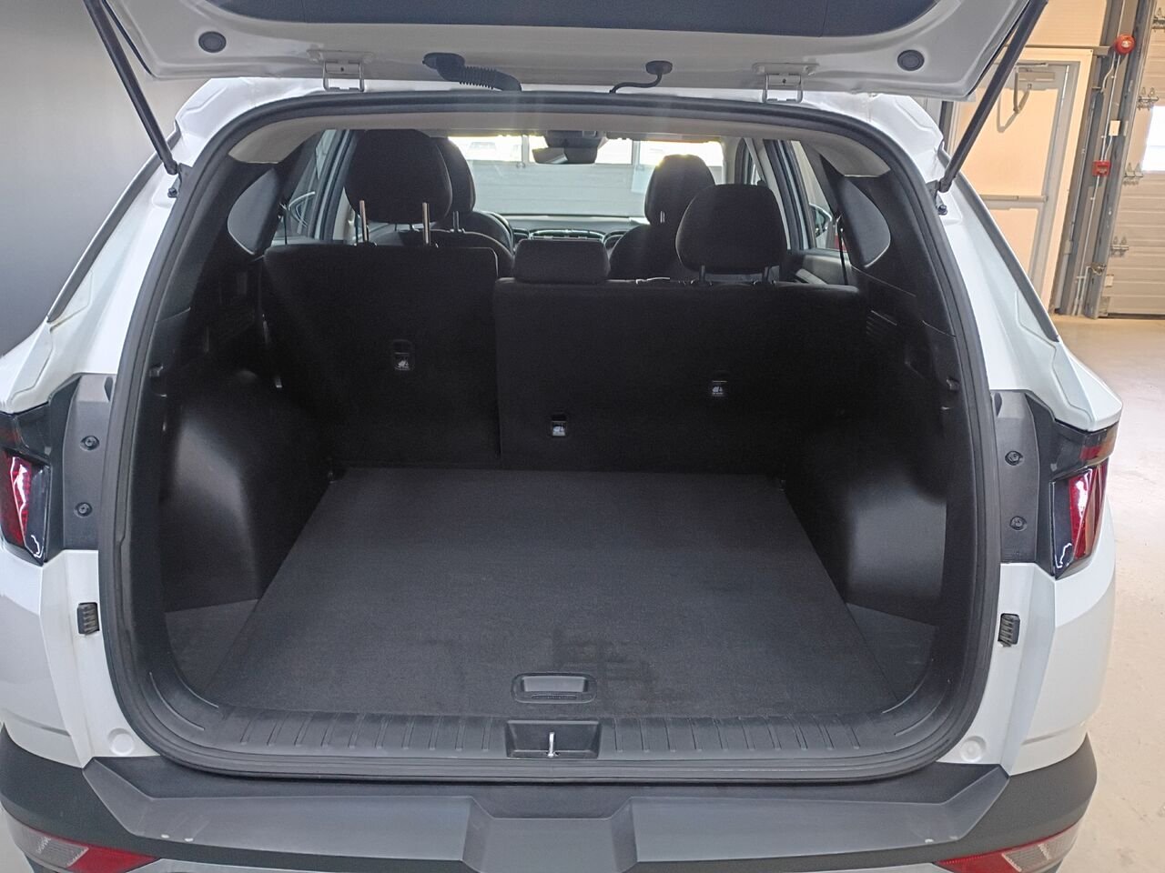 2022 Hyundai Tucson White Blainville - photo #13