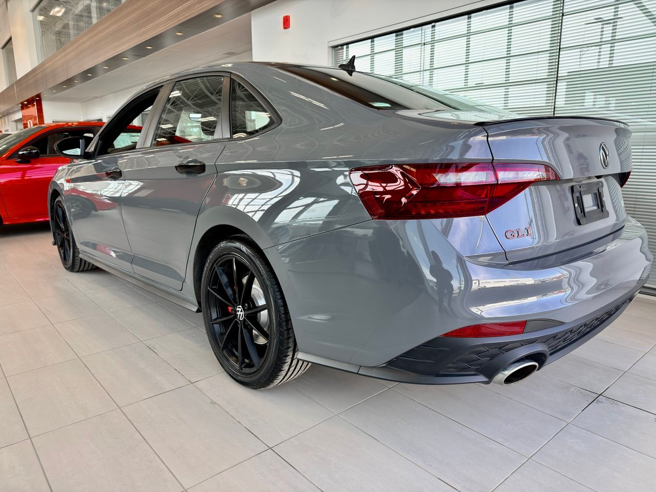 Volkswagen Jetta GLI 2024 Gris Notre-Dame-des-Prairies - photo #8
