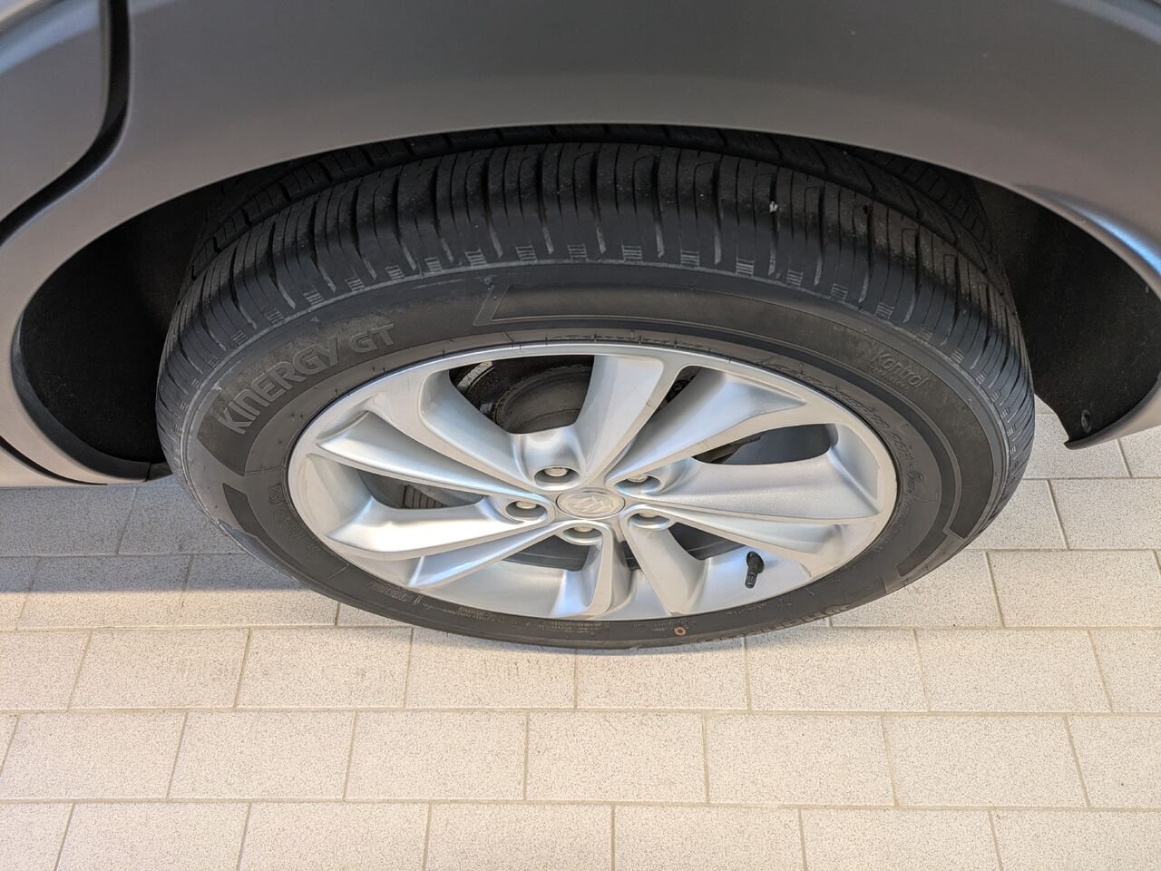 Buick Encore 2023 Gris Gatineau - photo #4