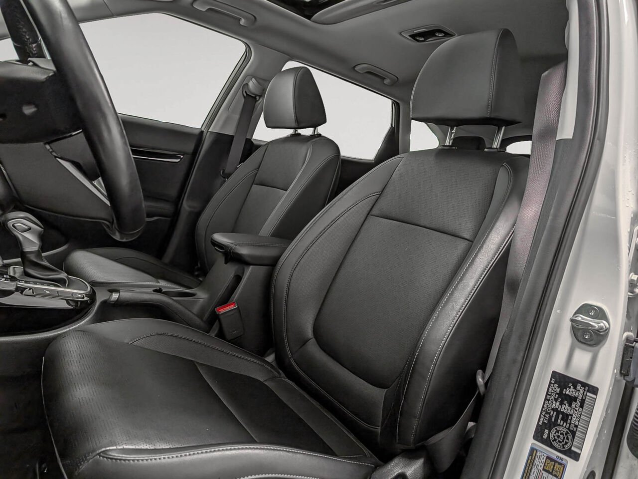 Kia Seltos AWD EX Bas Kilométrage Sièges et Volant Chauffant 2023 Blanc Sherbrooke - photo #6