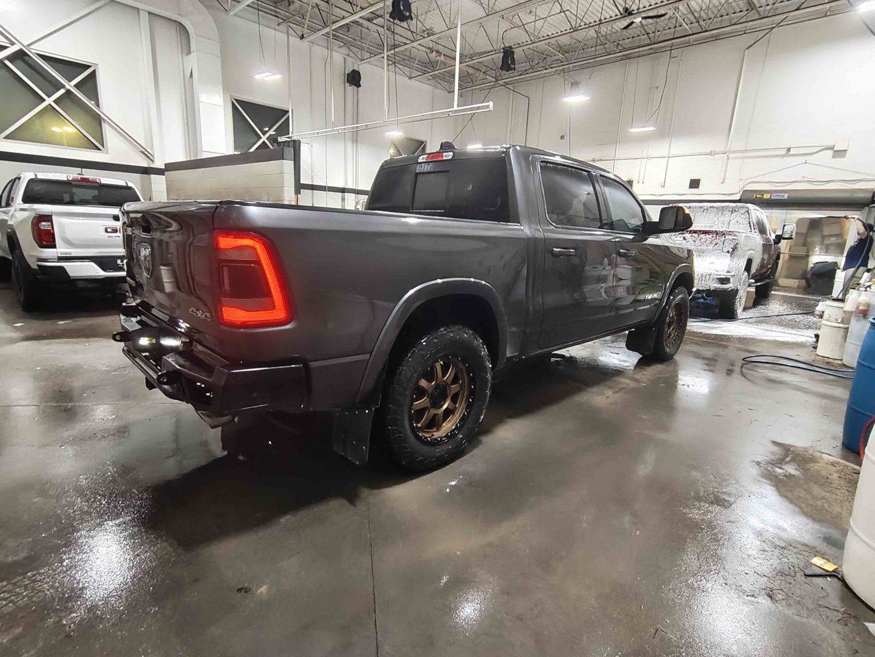 2022 Ram 1500 Laramie 4x4 Crew Cab 5'7 Box Grey Sherwood Park - photo #4