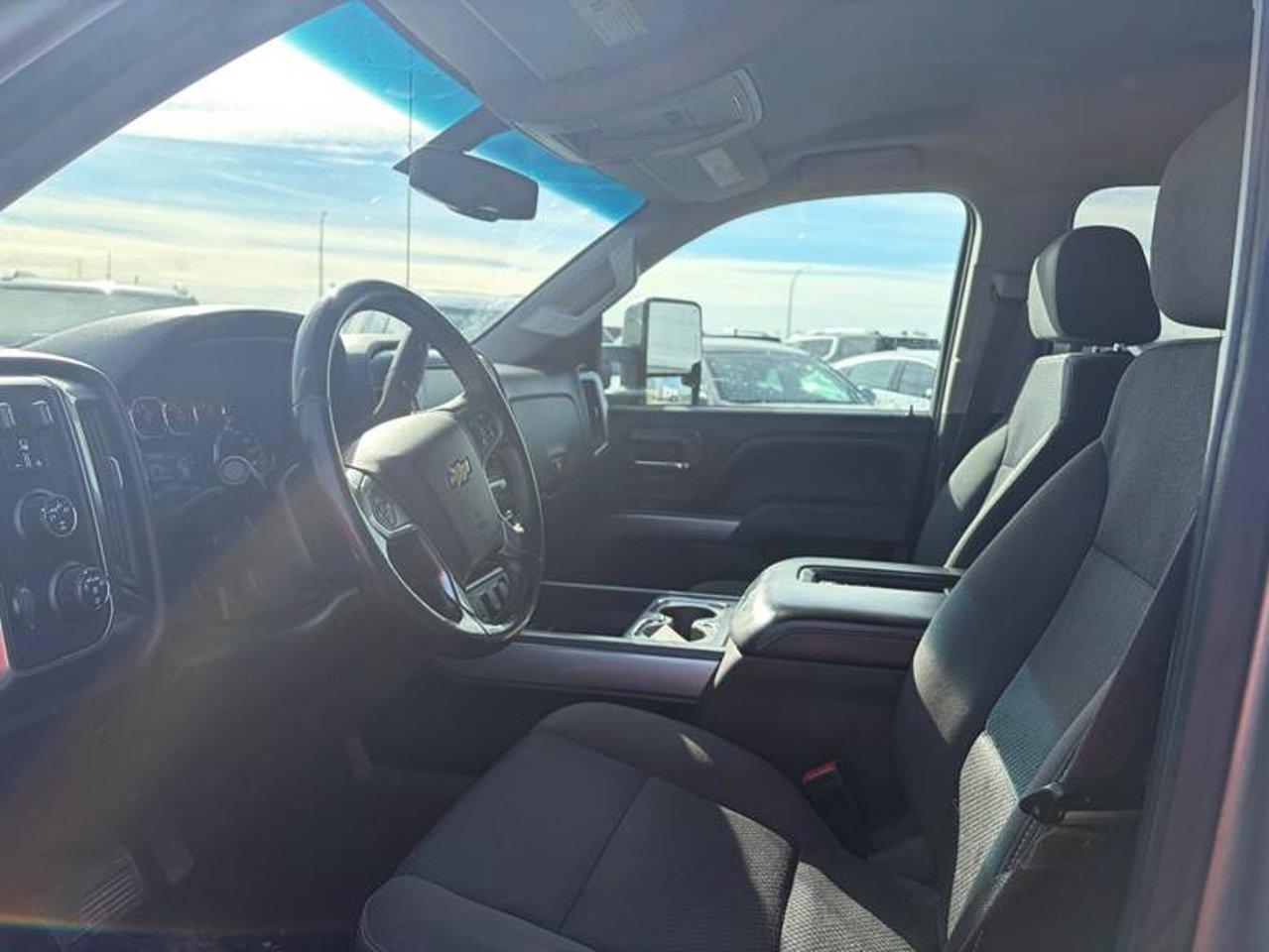 2016 Chevrolet Silverado 1500 4WD Crew Cab 143.5 LT w/1LT Special Paint Sherwood Park - photo #5
