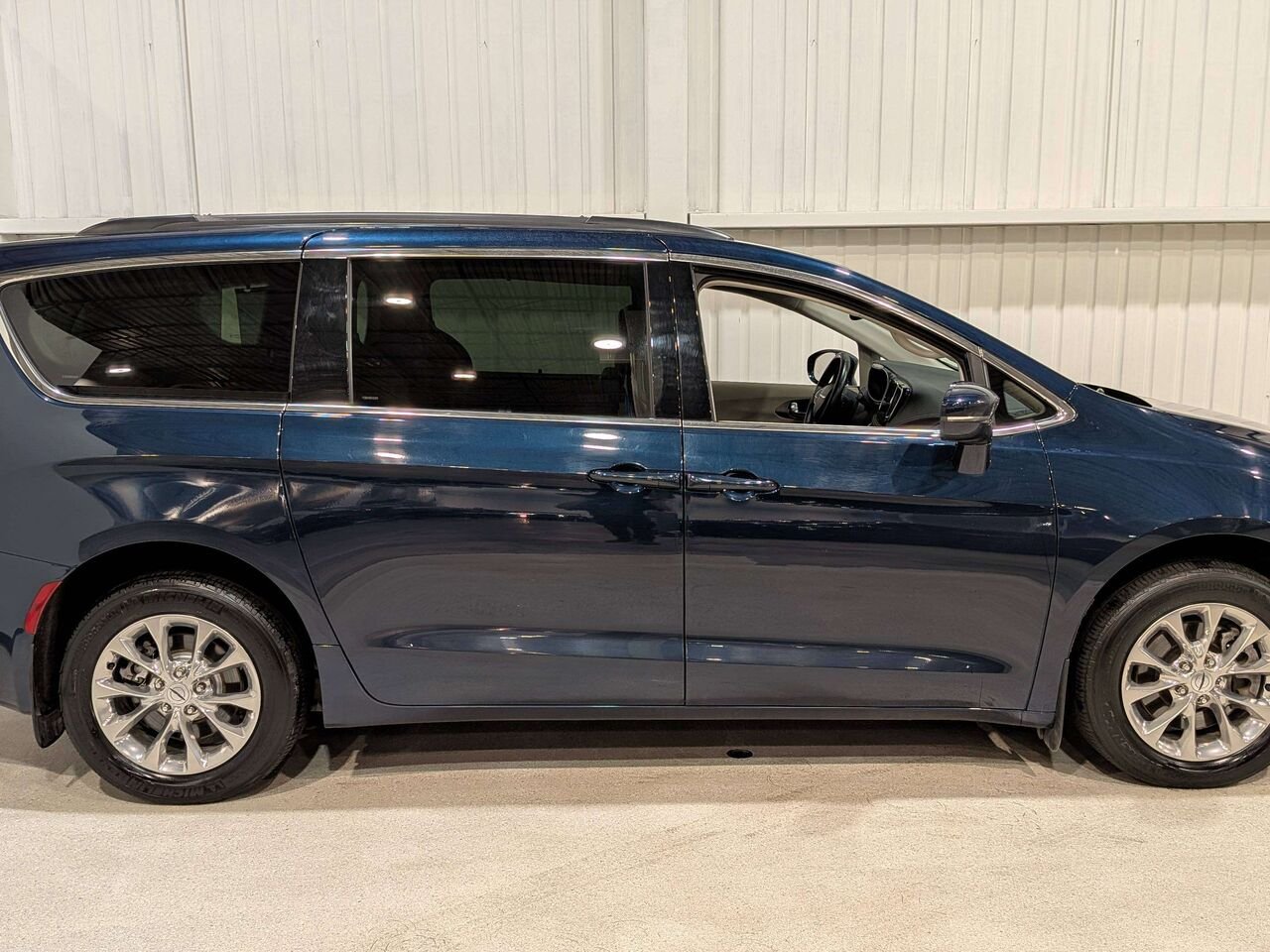 Chrysler Pacifica 2022 Bleu Val-David - photo #7
