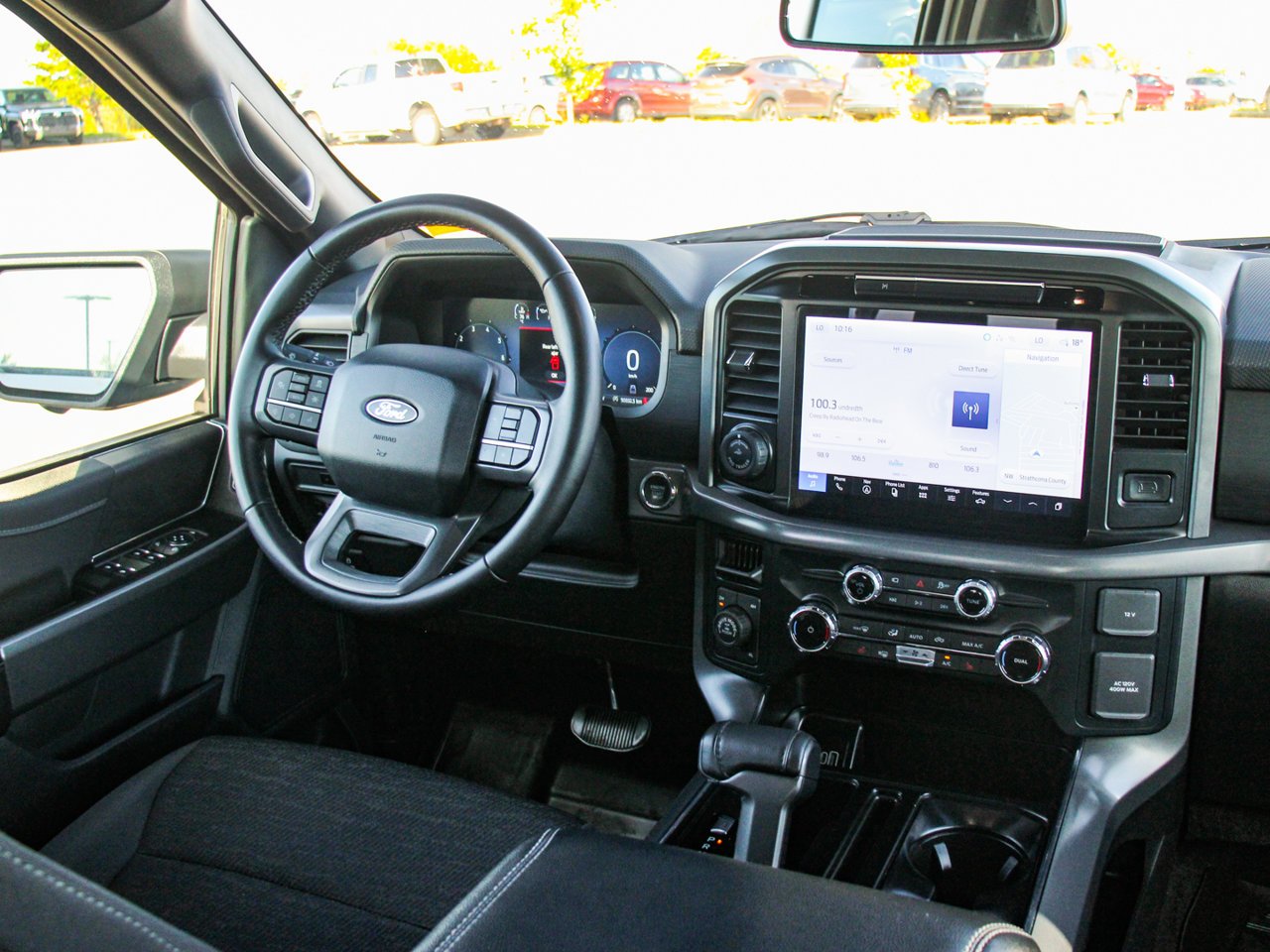 2025 Ford F-150 XLT 4WD SuperCrew 5.5' Box White Sherwood Park - photo #30