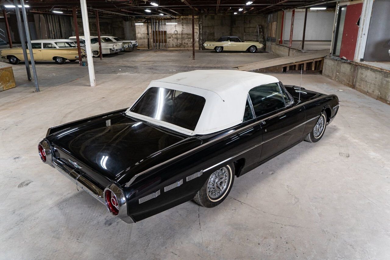 Ford Thunderbird **PRICE IN USD** Roadster project car Extremely rare 1962 Noir Montréal - photo #3
