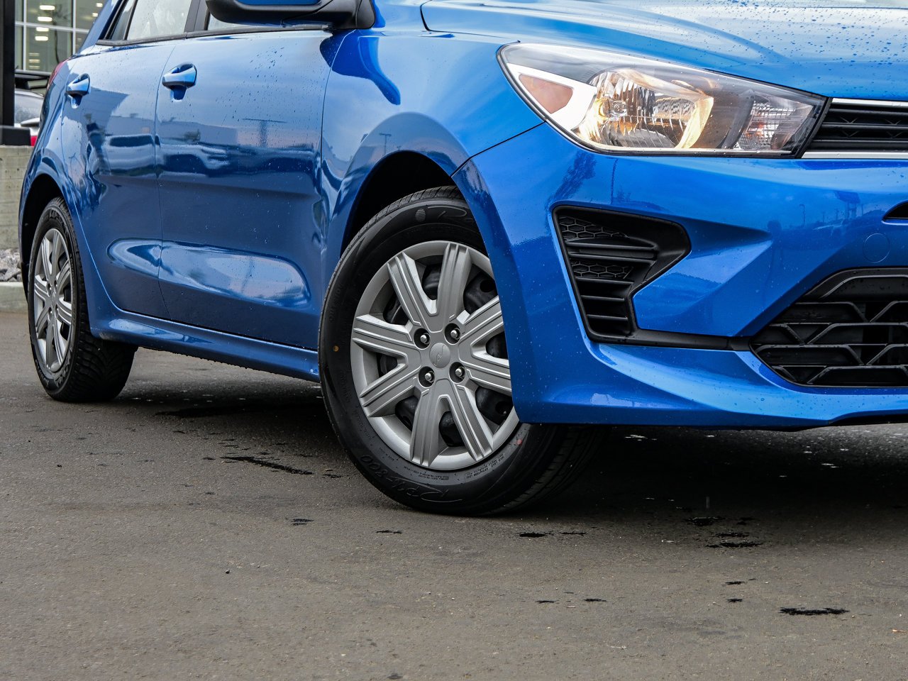 2023 Kia Rio 5-door LX+ IVT Blue Sherwood Park - photo #5