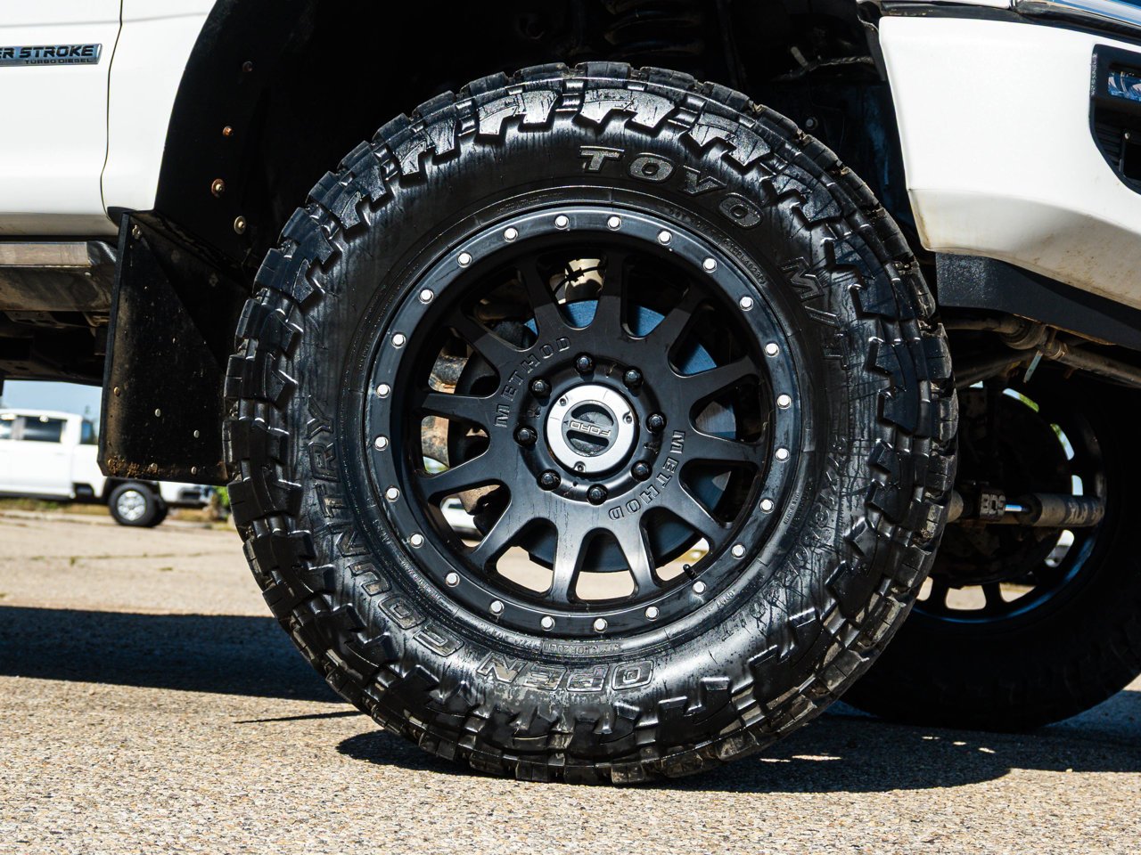 2022 Ford Super Duty F-350 SRW Platinum 4WD Crew Cab 6.75' Box White Sherwood Park - photo #4