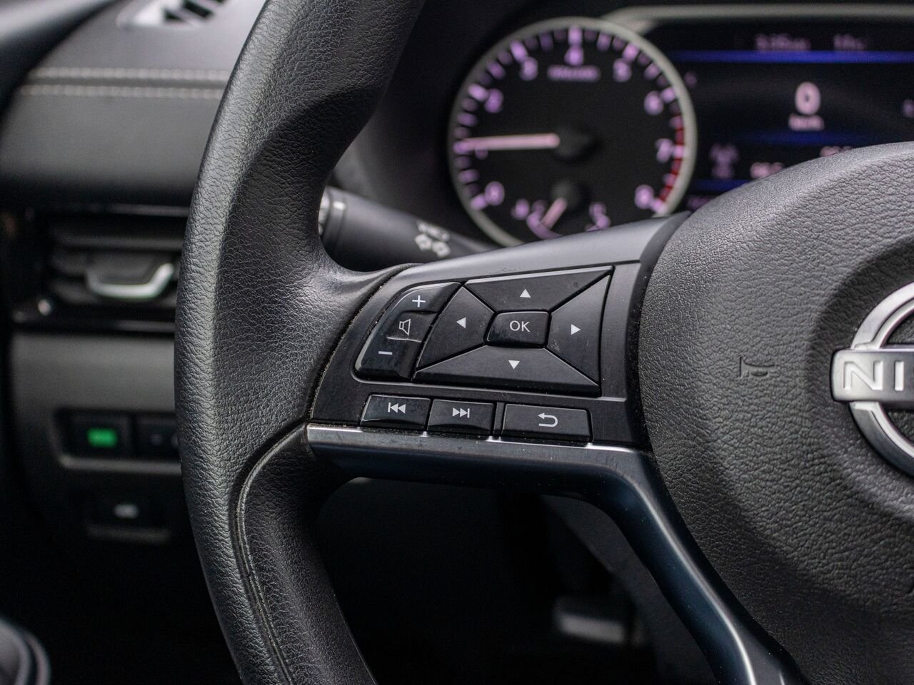 2025 Nissan Sentra SV FWD Grey Châteauguay - photo #10