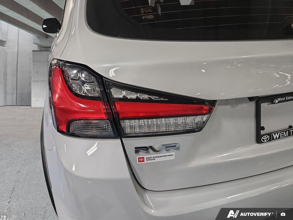 2025 Mitsubishi RVR 2602191A | ES White Edmonton - photo #10