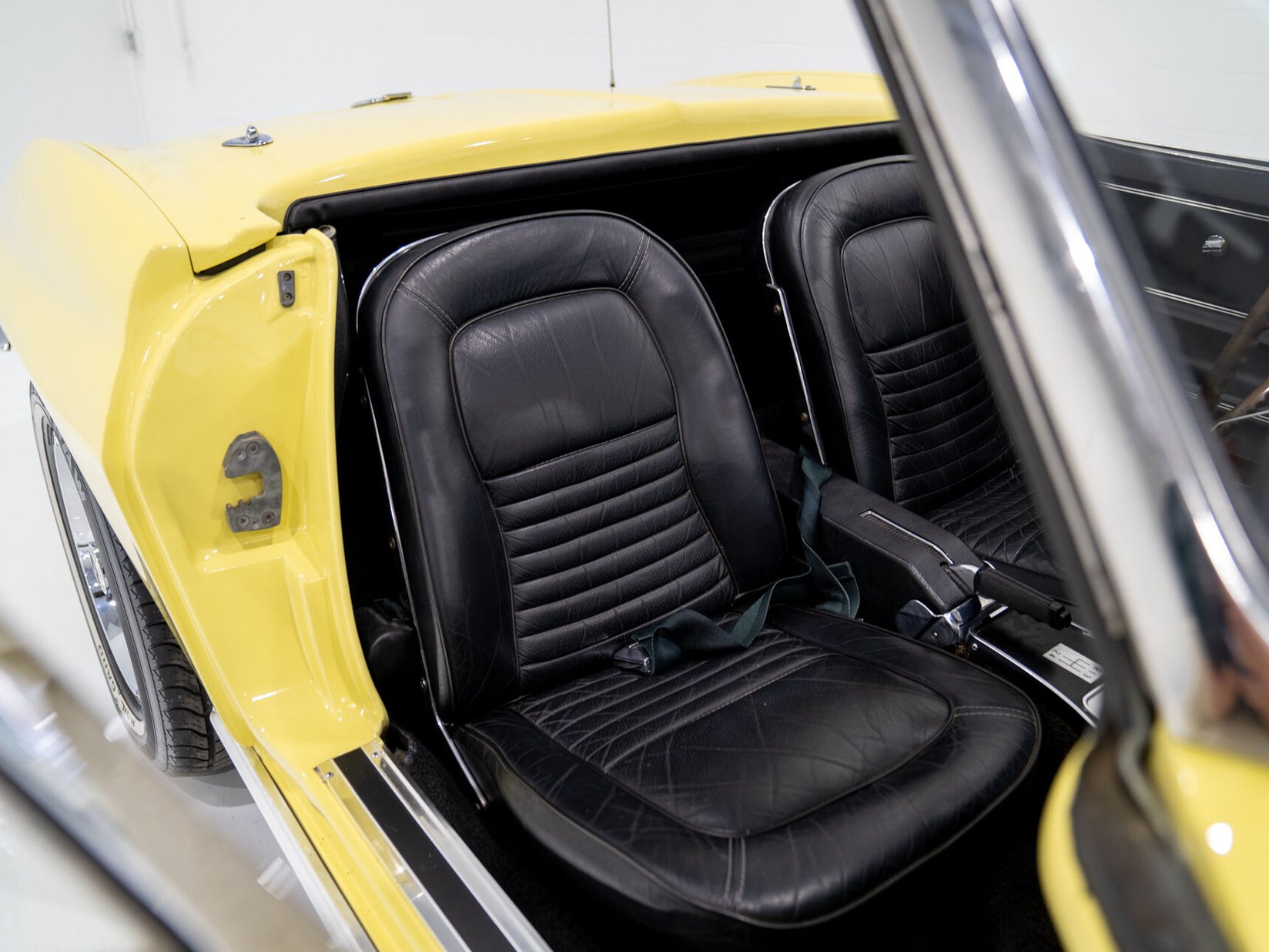 Chevrolet Corvette 1967 Jaune Montréal - photo #42