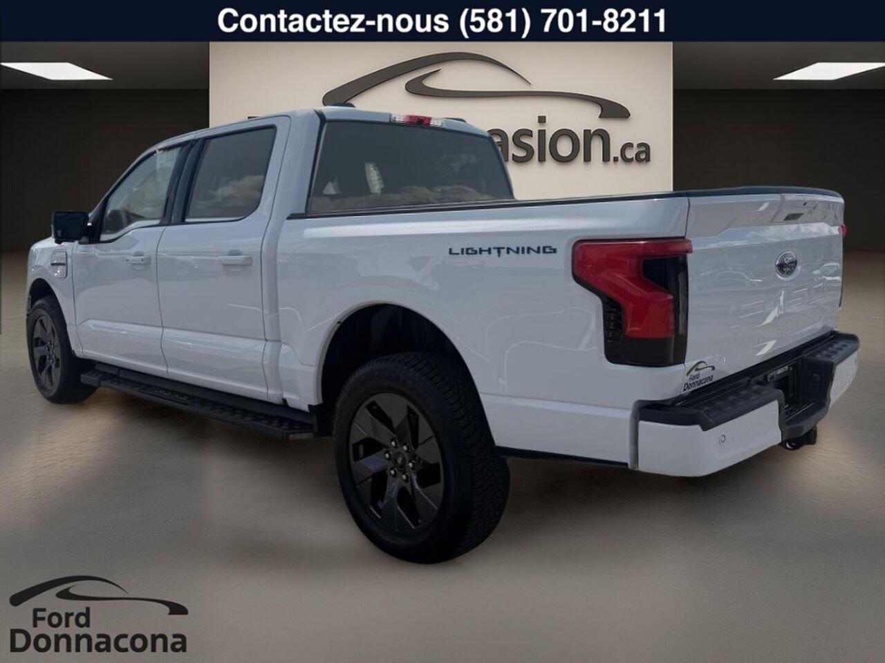 2023 Ford F-150 Lightning White  - photo #5