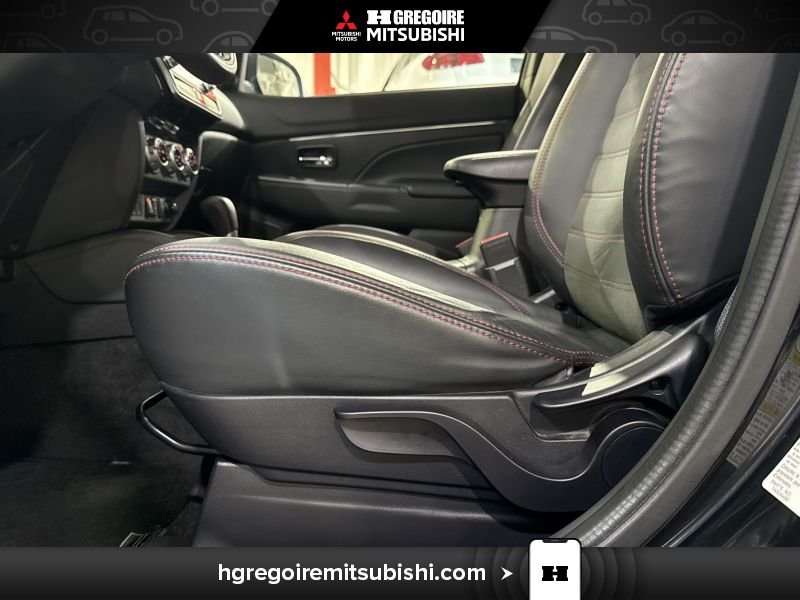2020 Mitsubishi RVR Black Saint-Eustache - photo #14
