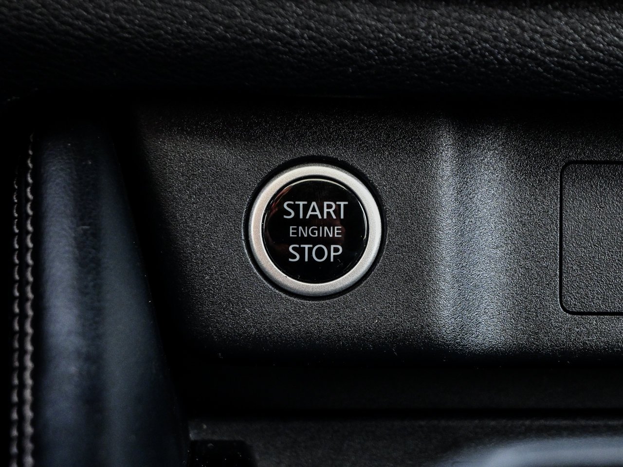 2021 Nissan Rogue AWD Platinum Black Sherwood Park - photo #25