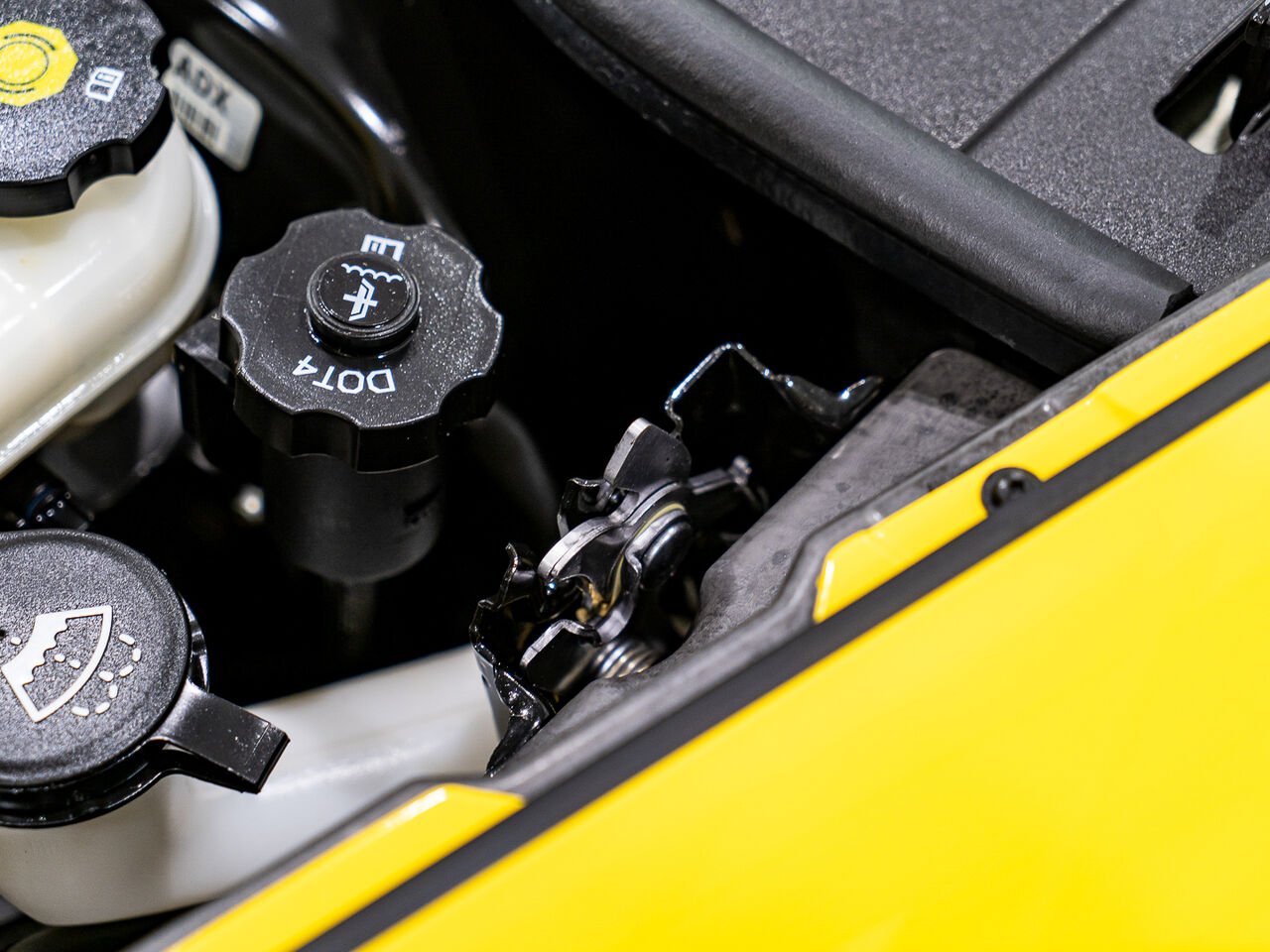 Chevrolet Corvette With only 900km (563mi) From new with window sticker 2008 Jaune Kirkland - photo #81