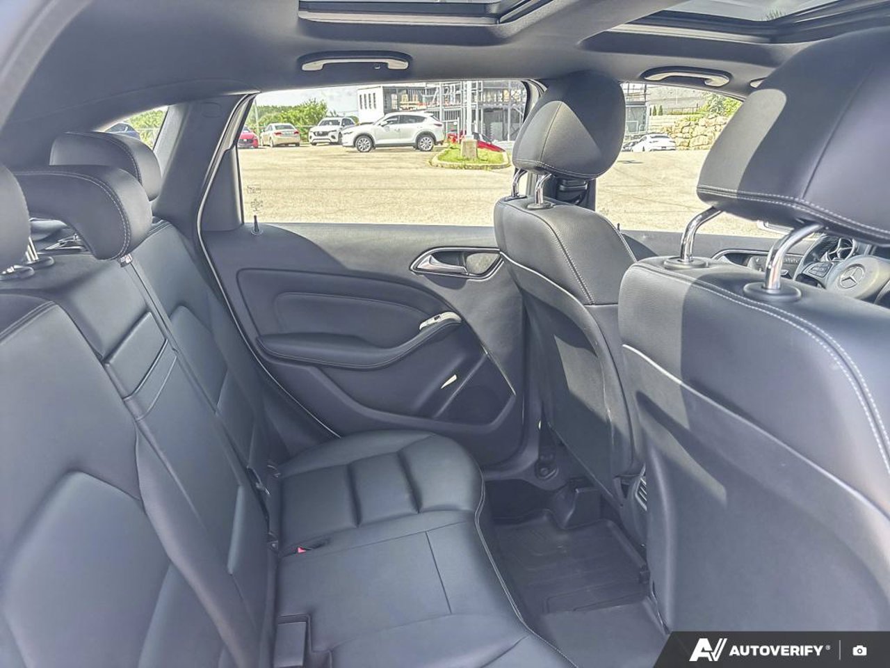 Mercedes-Benz B-Class WDDMH4GB5JJ447885 2018 Blanc Mirabel - photo #24