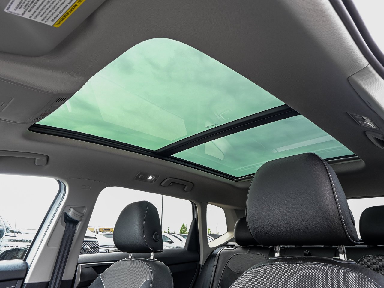 2026 Volkswagen Taos Comfortline Black Edition 4MOTION White Sherwood Park - photo #15