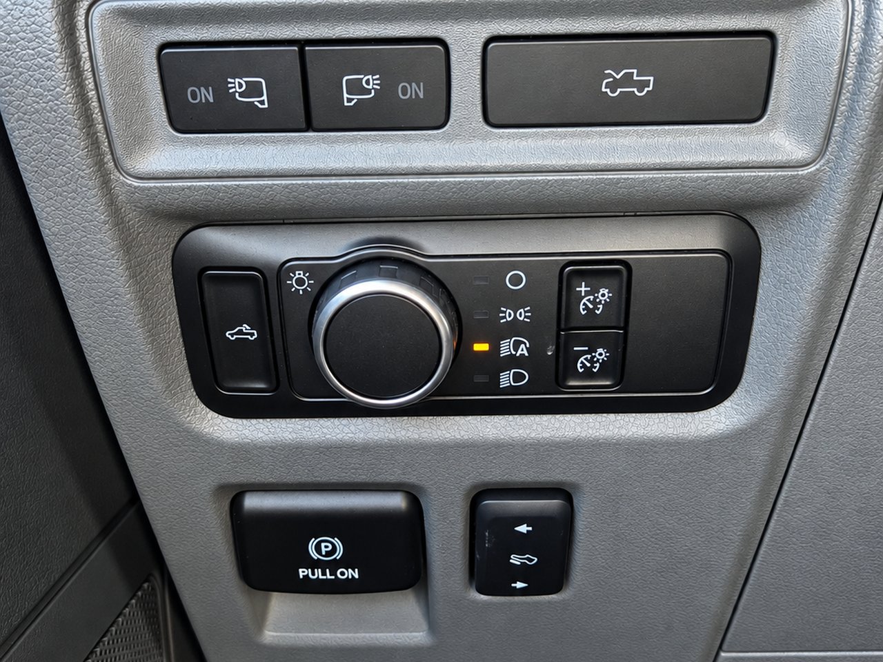 Ford F-150 Lightning XLT 2024 Noir Granby - photo #18